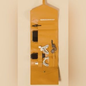 NIB Glass Ladder Organizer Roll